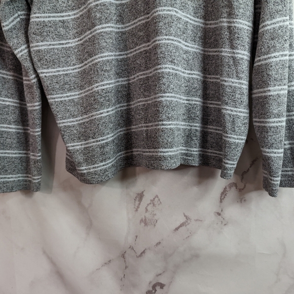 Torrid Gray Shirt 2X 2 Crop Striped Plus Long Sleeve Henley Button Stretch White - Picture 9 of 13